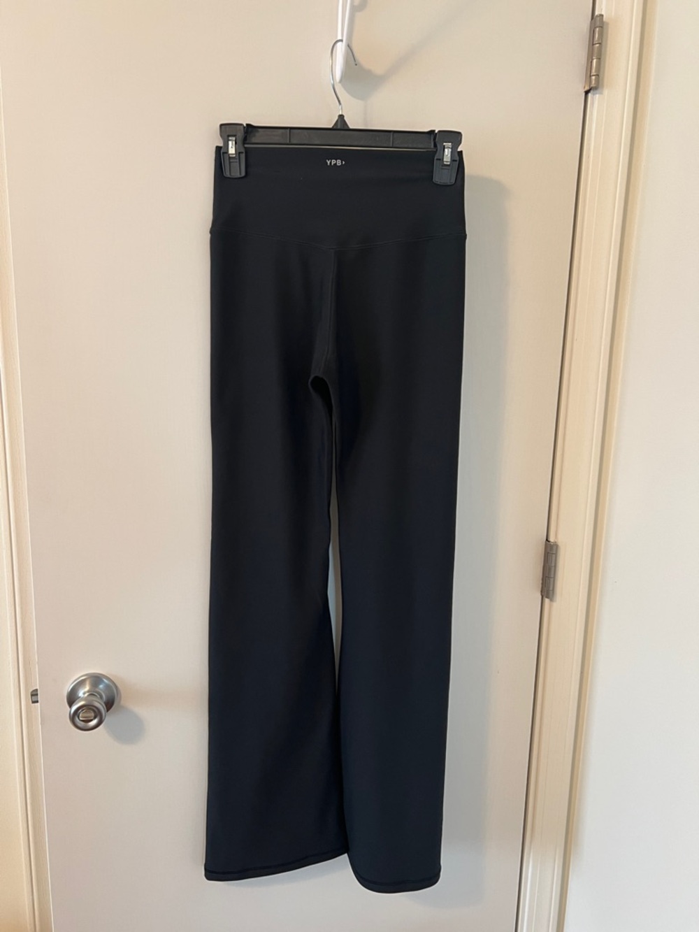 Abercrombie YPB Flare Leggings - Picture 2 of 2